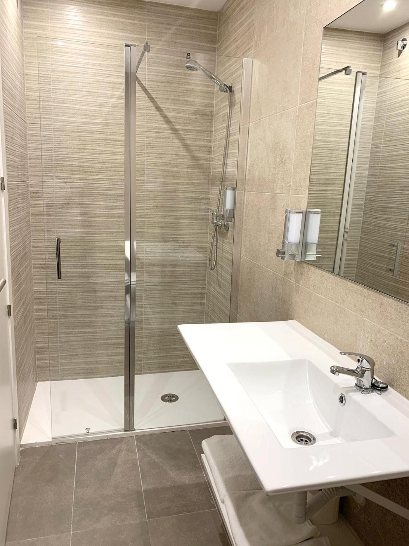 Hotel Bestprice Alegria Madrid Exterior foto